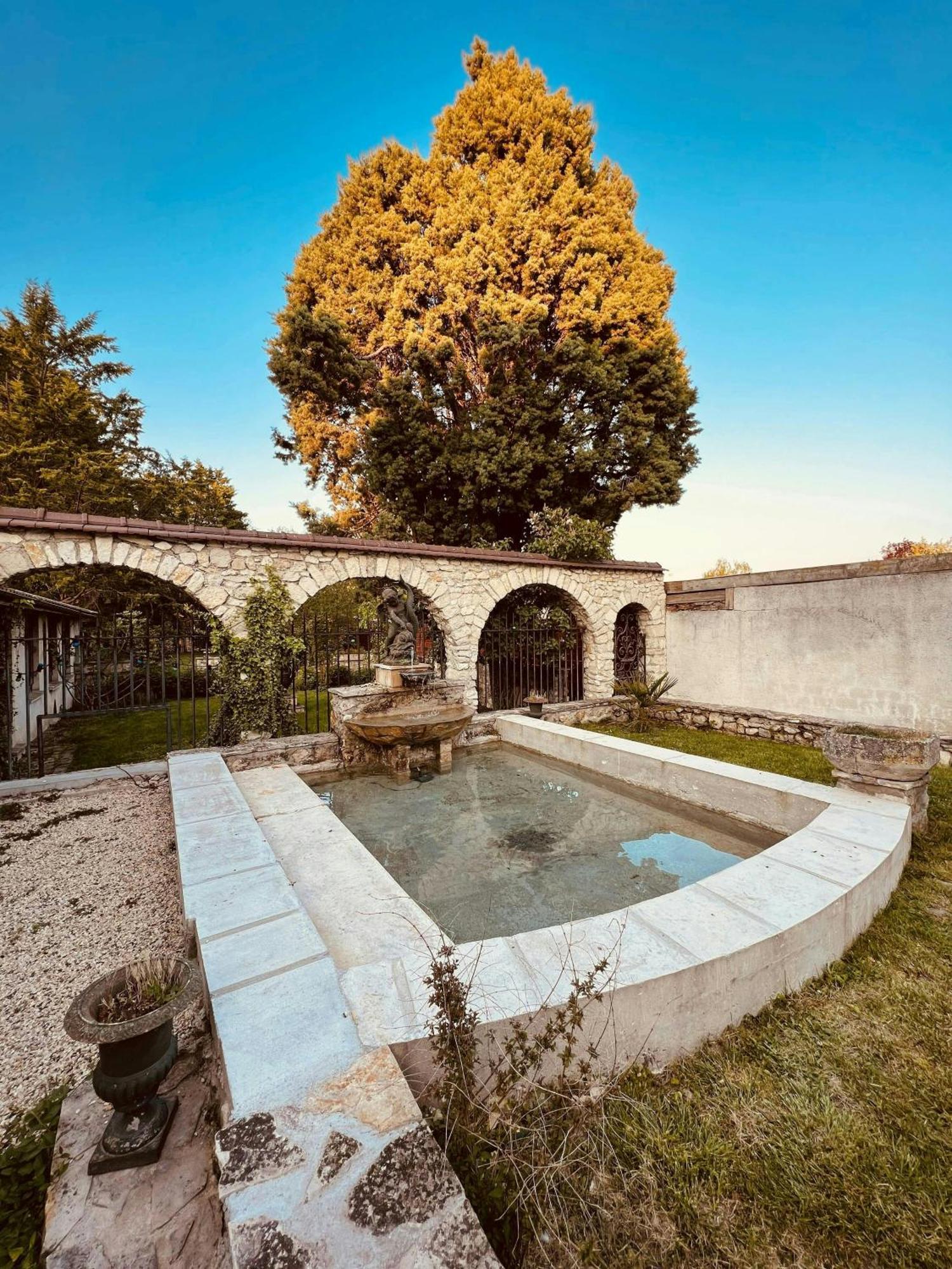 Magnifique Maison D’artiste Villa *